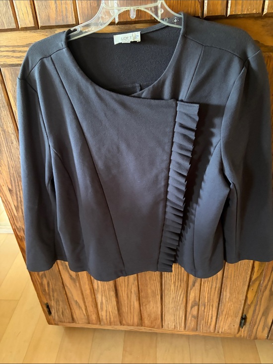 LOFT Jackets & Blazers - LOFT gray Ruffle-Trim Long Sleeve Jacket-Style Top Size XL